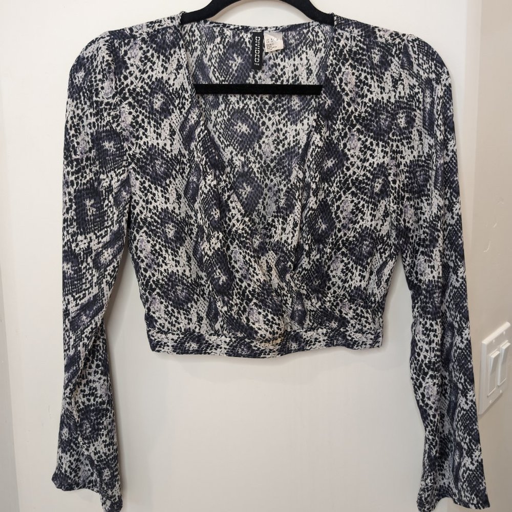 Women's Snake Skin Print V-Neck Crop Top